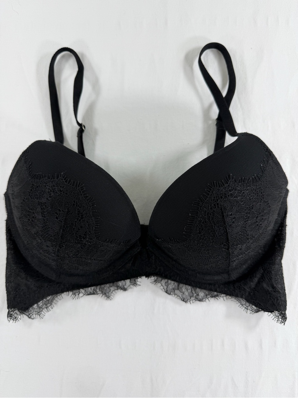 Excellent Condition Victoria’s Secret Dream Angels Push Up Bra 32D Black Lace